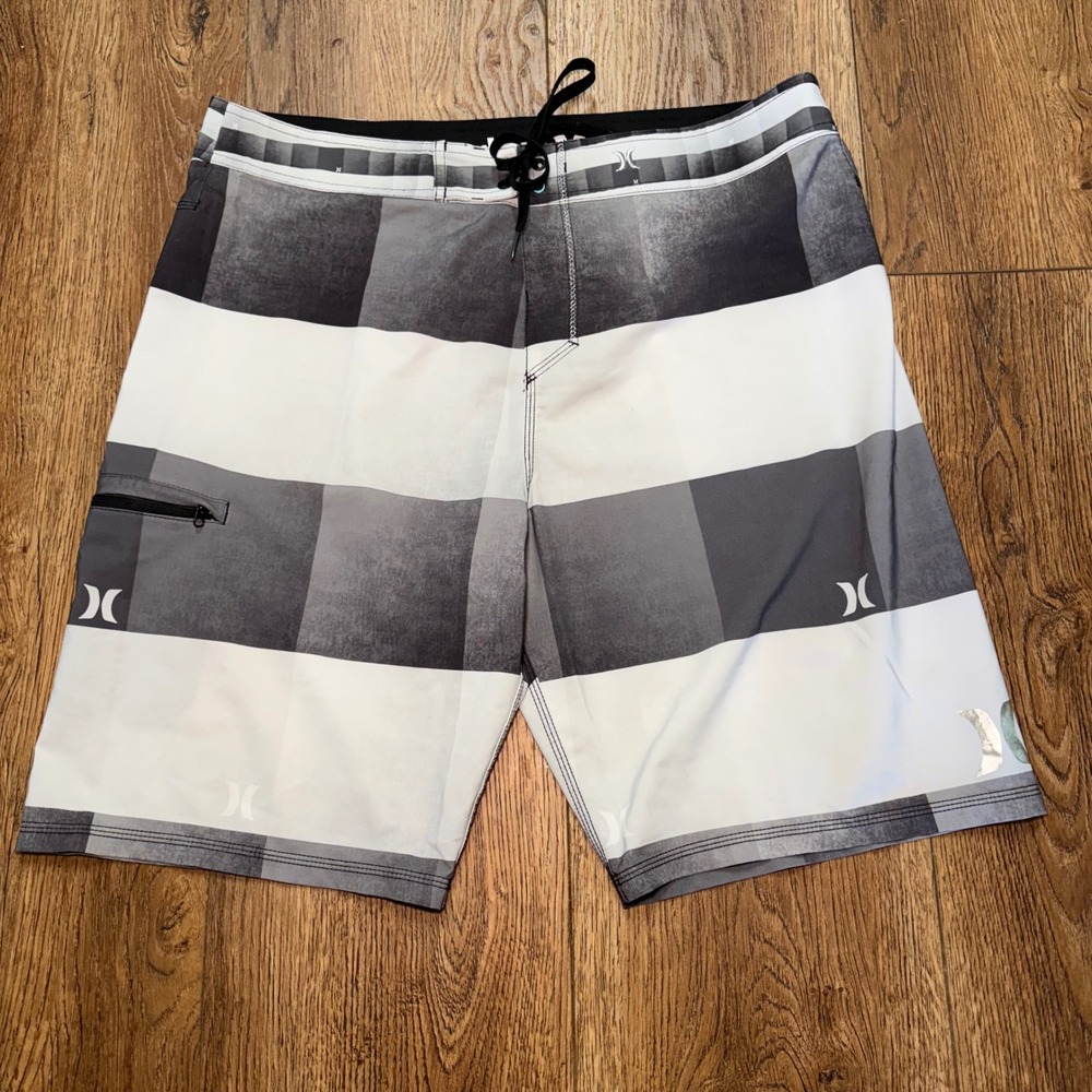 Hurley Phantom Board Shorts Mens 36 Gray White Stripe Stretch Swim Trunks Surf